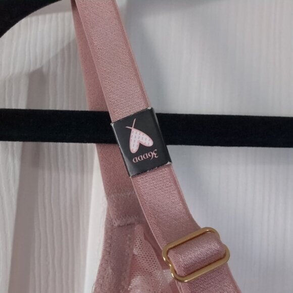 NWT Victoria's Secret Unlined Plunge Romantic Lace Floral Bra 36DDD - Picture 5 of 7